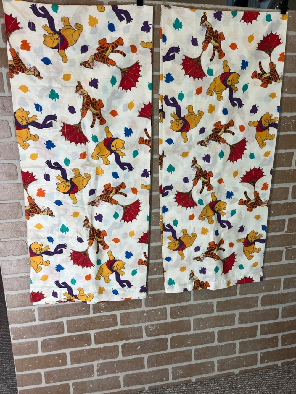 VTG 90s Winnie Pooh Blustery Day Curtain balloon valance Set tigger Disney